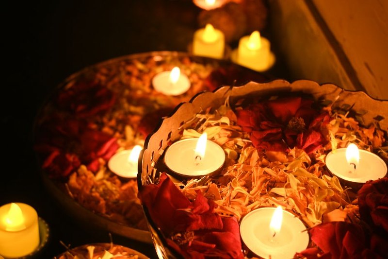 شمعة LED شمسية عائمة